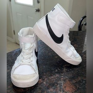 Nike Blazers Size 1.5 ( excellent conditions)